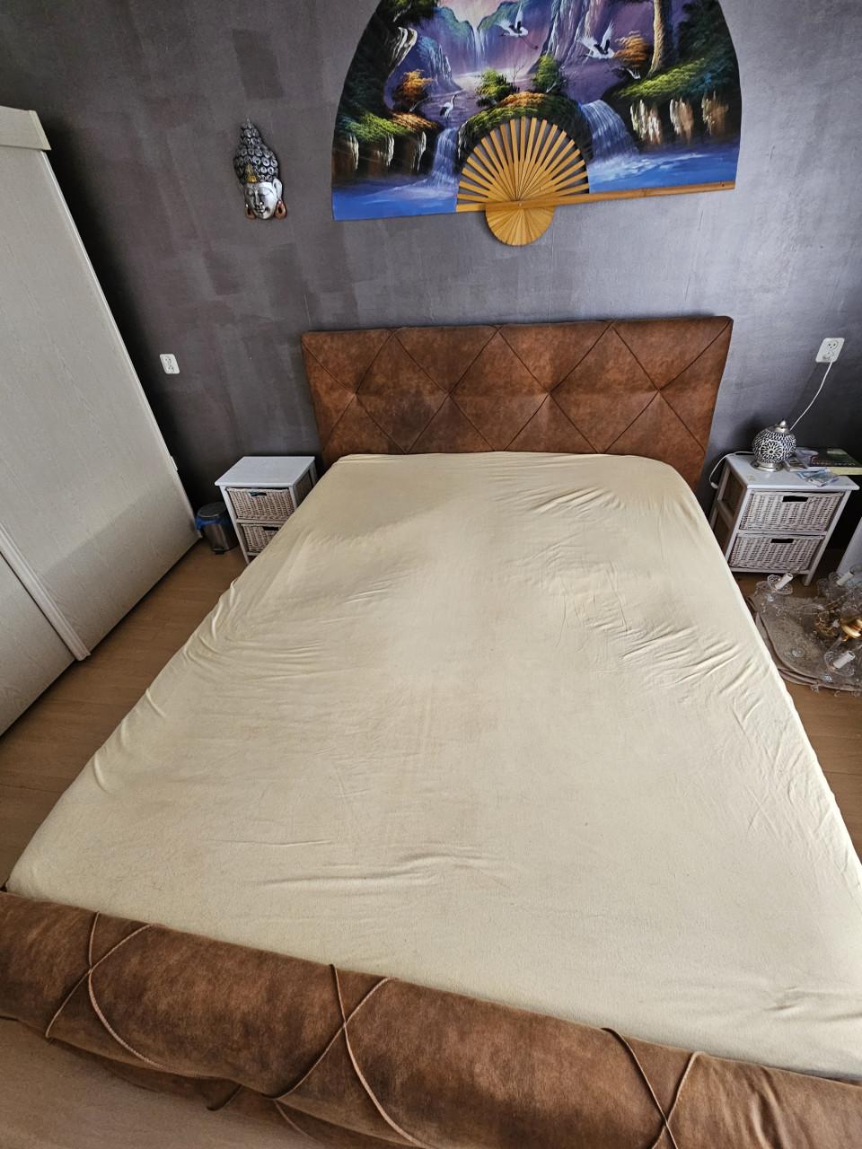 Twee persoons bed