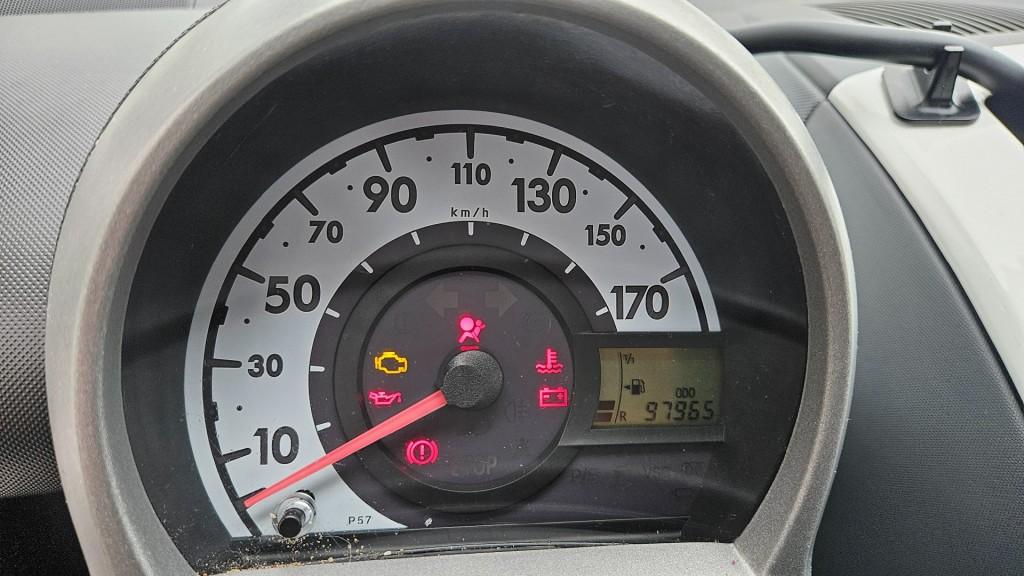 Toyota Aygo 1.0-12v xcite white