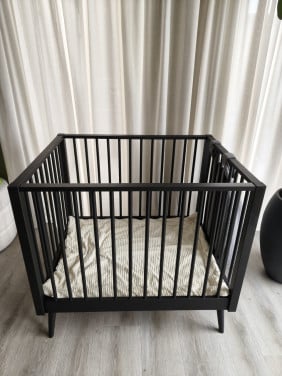 Mat zwarte baby box te koop