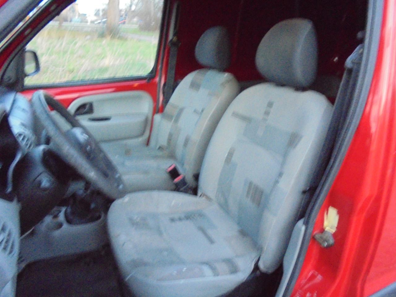 Kangoo 1.2 – 16V Expression in de benzine uitvoering en grijs kenteken!!!!!