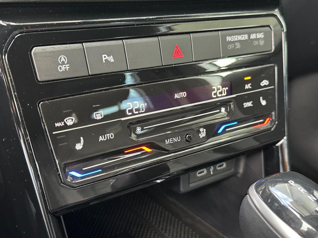 Volkswagen T-cross 1.5 tsi 150pk dsg r-line | camera | trekhaak | navi | ad