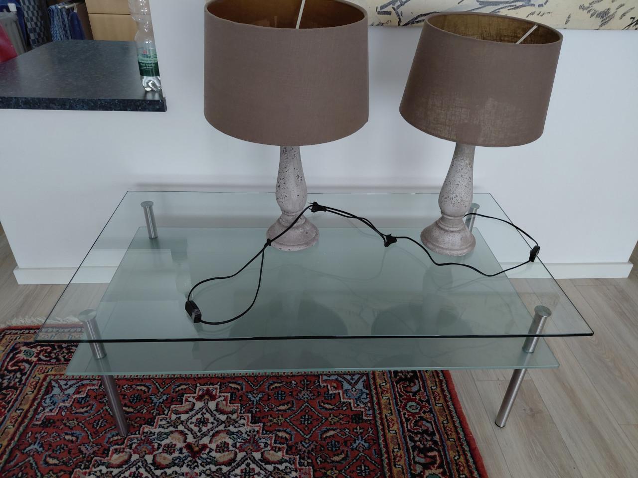 Mooie glazen salontafel en 2 schemerlampen