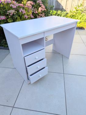 Bureau met verstelbaar bovenblad en laden