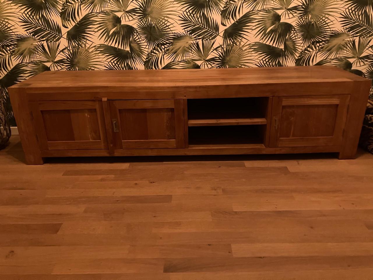 Te Koop. lange TV kast