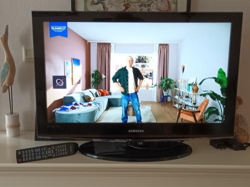 Samsung 32 inch. ( 32 cm ) LCD TV, type LE32C450, compleet met originele AB