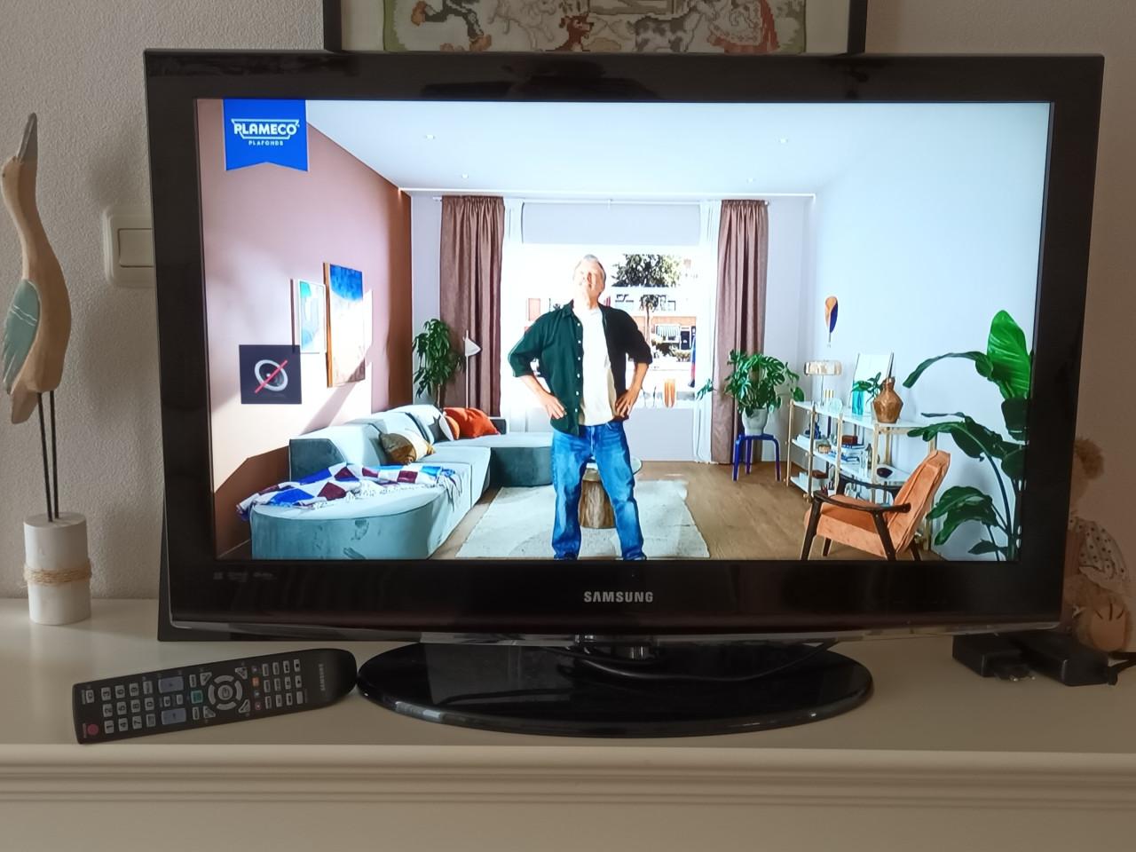 Samsung 32 inch. ( 32 cm ) LCD TV, type LE32C450, compleet met originele AB