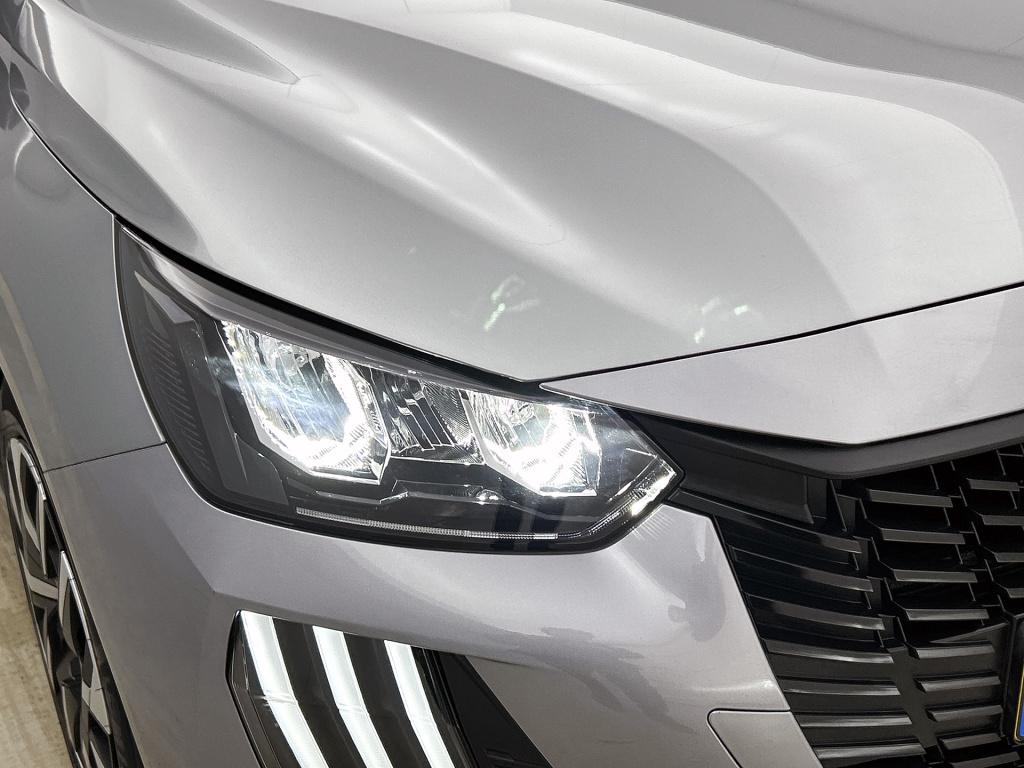 Peugeot 208 100 pk style | rijklaar | parkeersensoren | navigatie | led kop