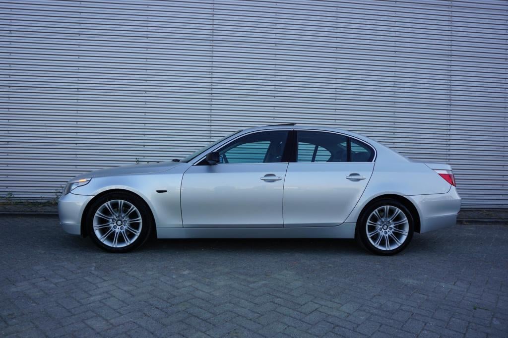 BMW 5 Serie 523i automaat - airco / navi / cruise / leder / pano / stoelver
