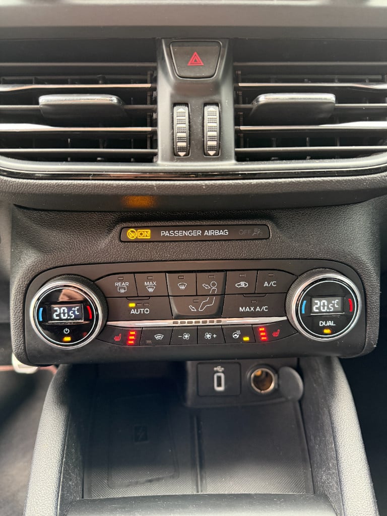 Ford Focus 1.0 ecoboost st line business