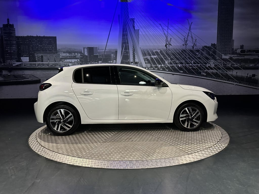 Peugeot 208 1.2 puretech allure pack *camera*keyless*appconnect*