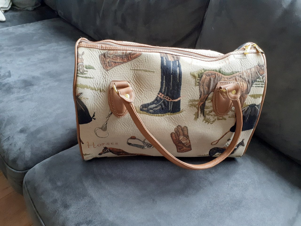 Mooie tas 36 cm breed  32 cm hoog/ diep