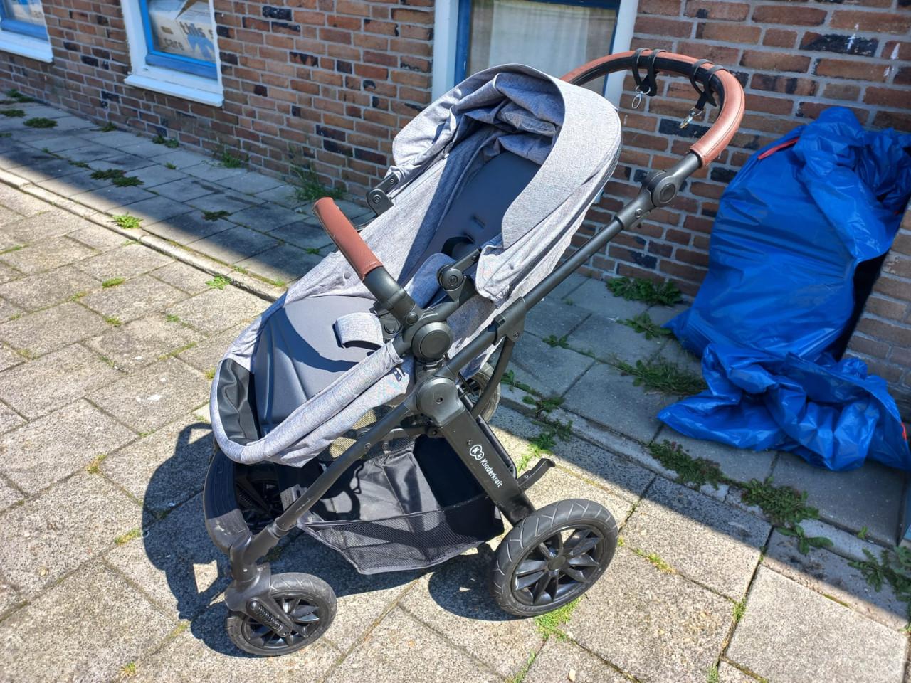 3 in 1 Kinderwagen/Combiwagen + Beetje Kleding