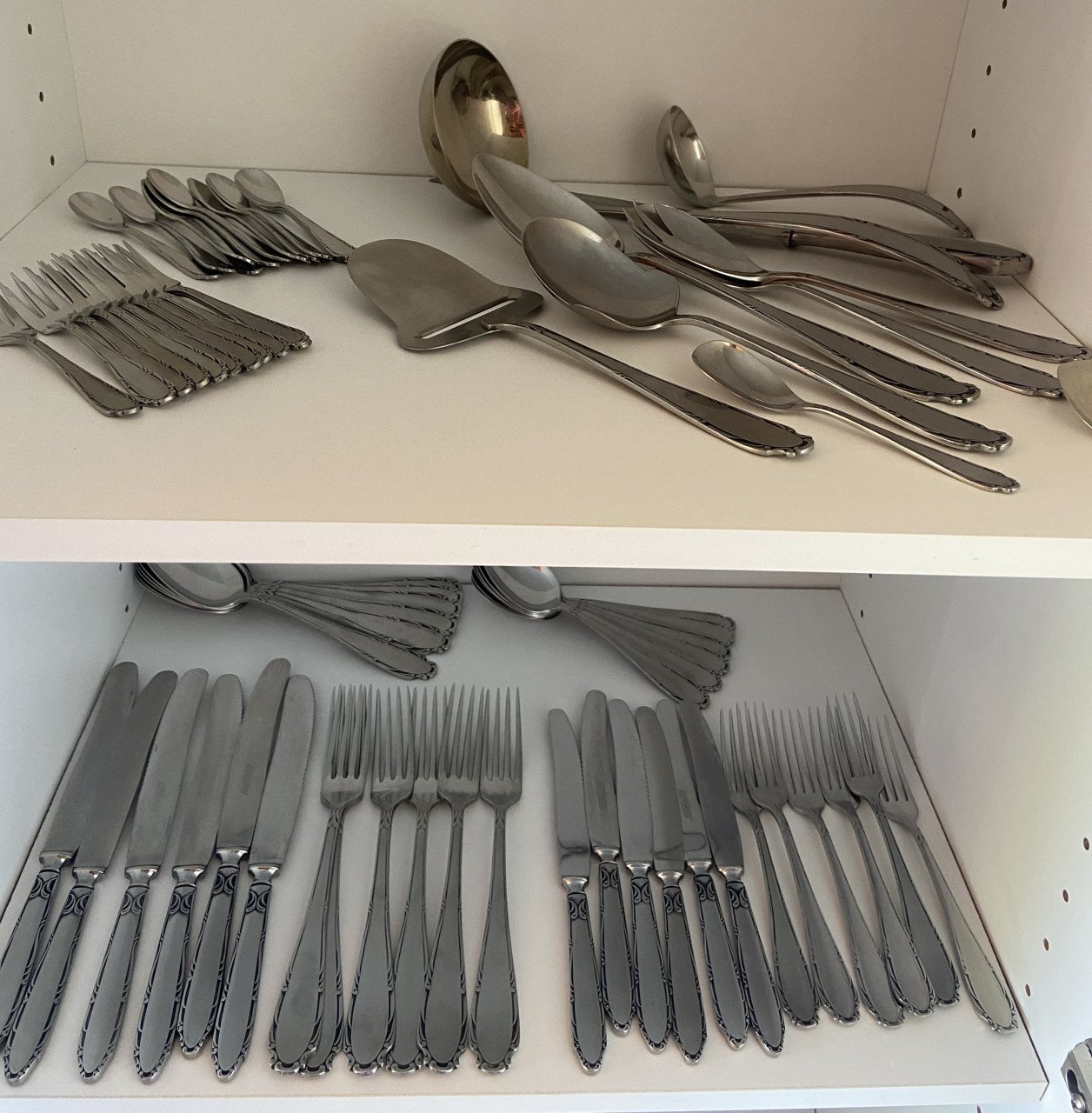 Schuurverkoop zaterdag 10 mei van 10.00 tot 17.00 antiek, brocante
