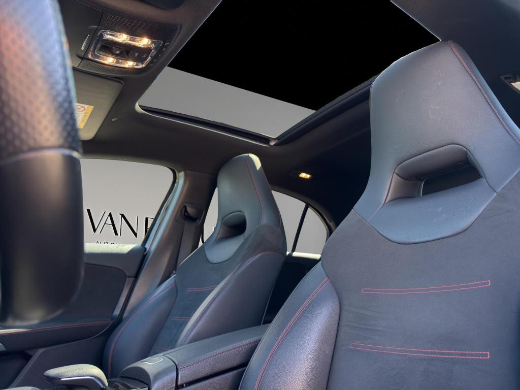 Mercedes-Benz A-Klasse 180 business solution amg pano | stoelverwarming | 1