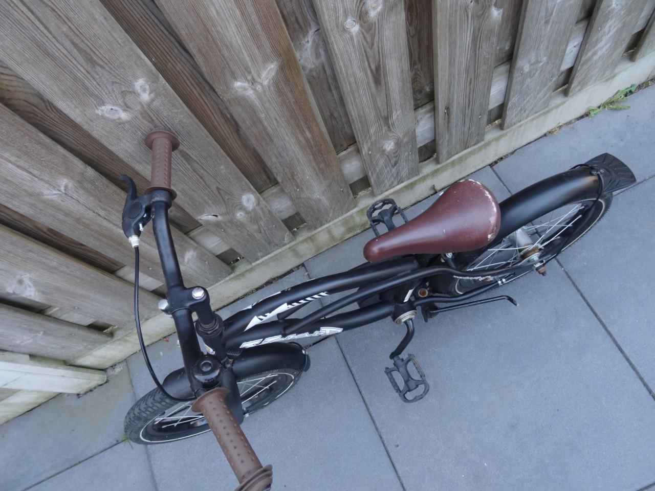 Volare Black Cruiser 16 inch jongensfiets