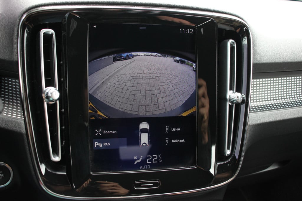 Volvo XC40 1.5 t3 r-design | elec. trekhaak | camera | half leder