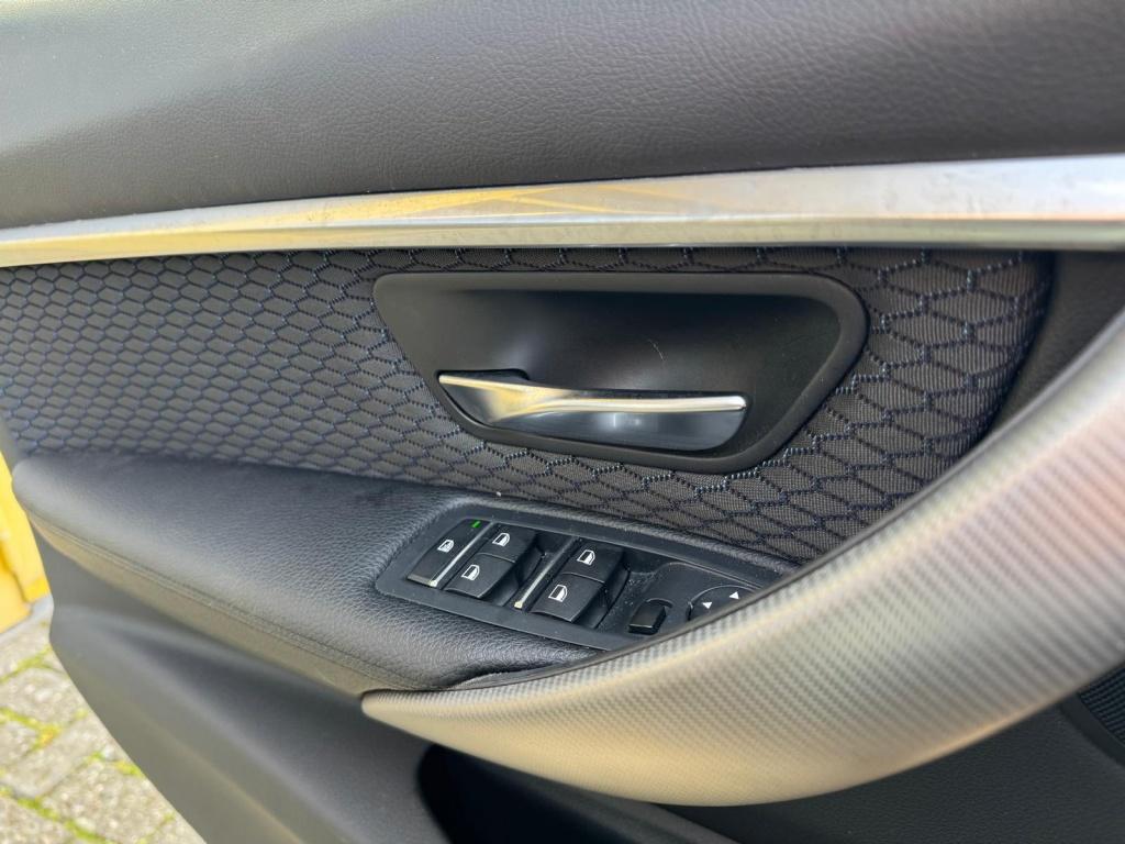 BMW 3-serie touring 318i corp l. exec