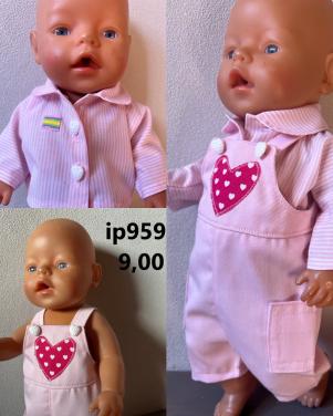 Poppenkleertjes baby born. Set. Opbrengst KiKa.