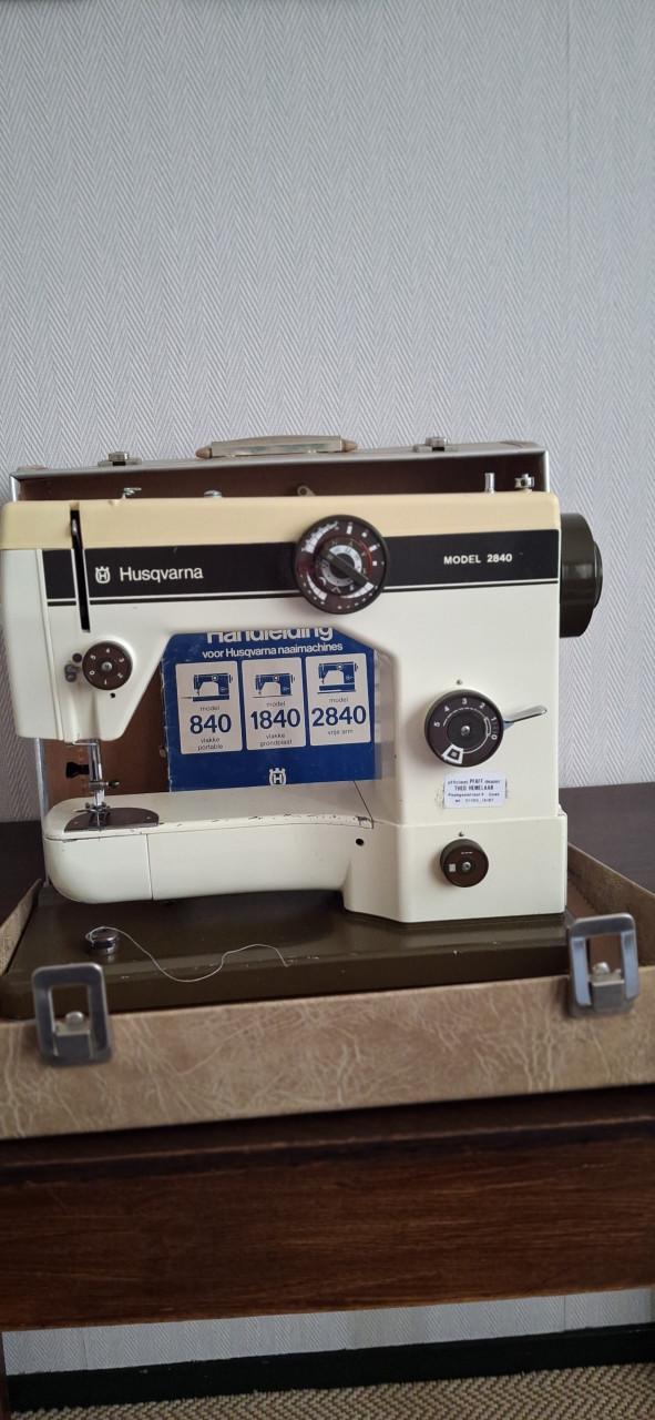 HUSQVARNA Elektrische Naaimachine ( zie omschrijving)