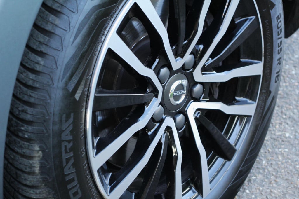 Volvo V40 2.0 t2 momentum - full led - navi - clima - half leder - 1e eig -