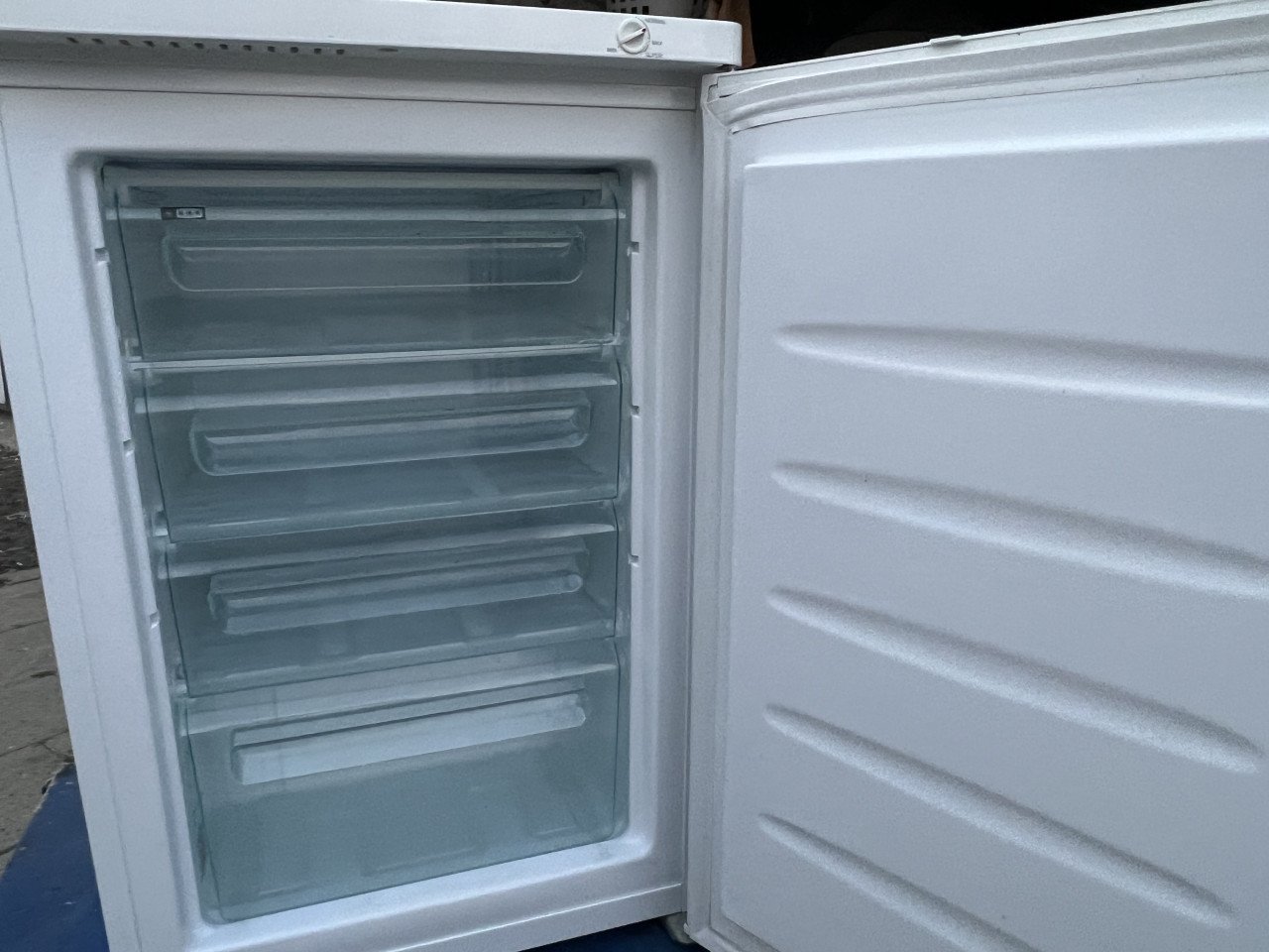 4 laden A++ klasse tafelmodel vrieskast 85x55 cm Inhoud vriezer 80 liter