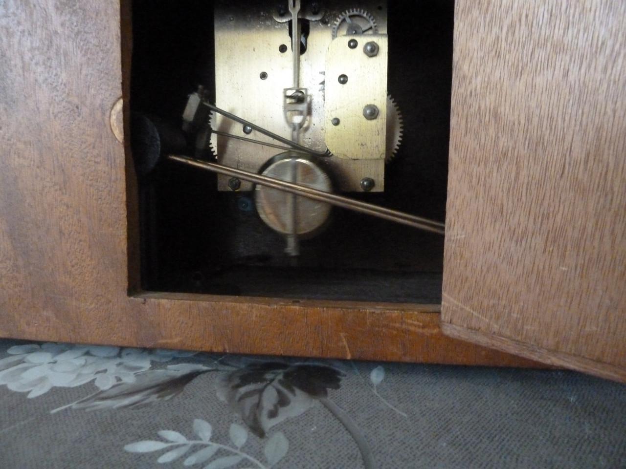 Antieke schoorsteenpendule