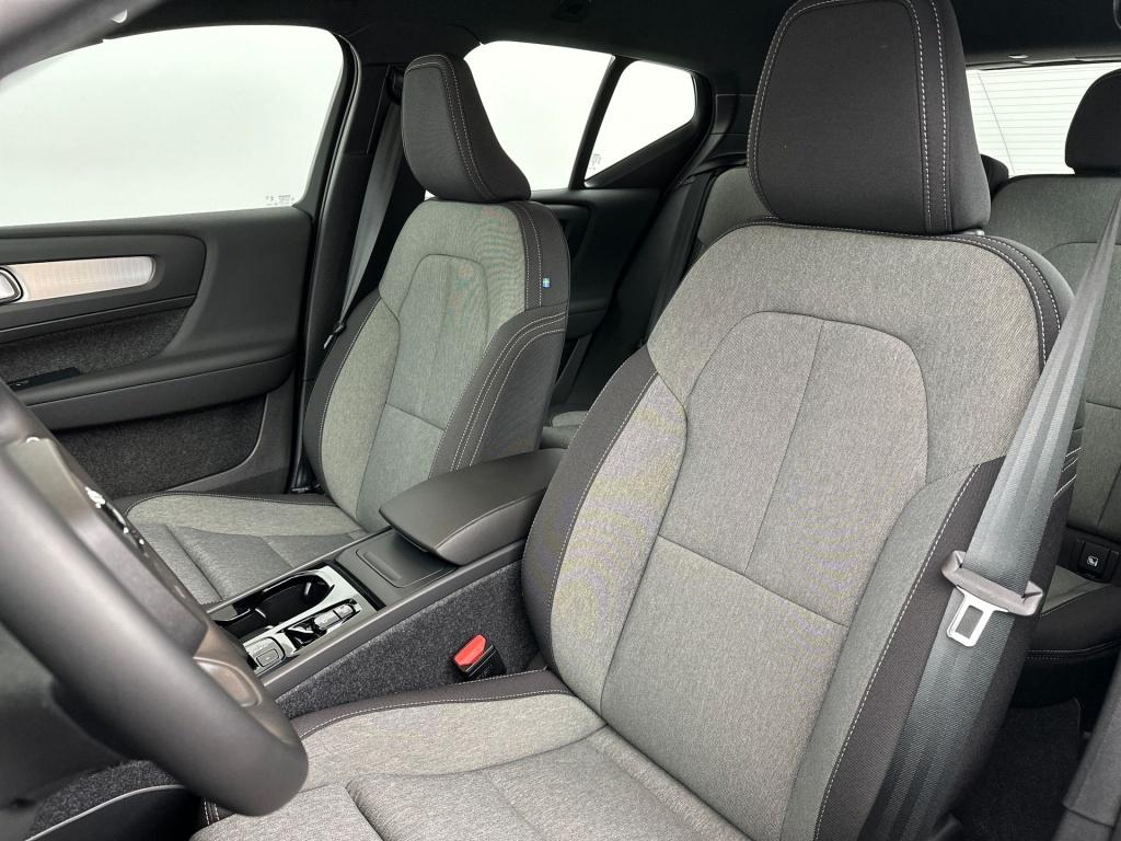 Volvo XC40 b4 204pk plus dark| 360camera| elek.stoelen| h&k sound|