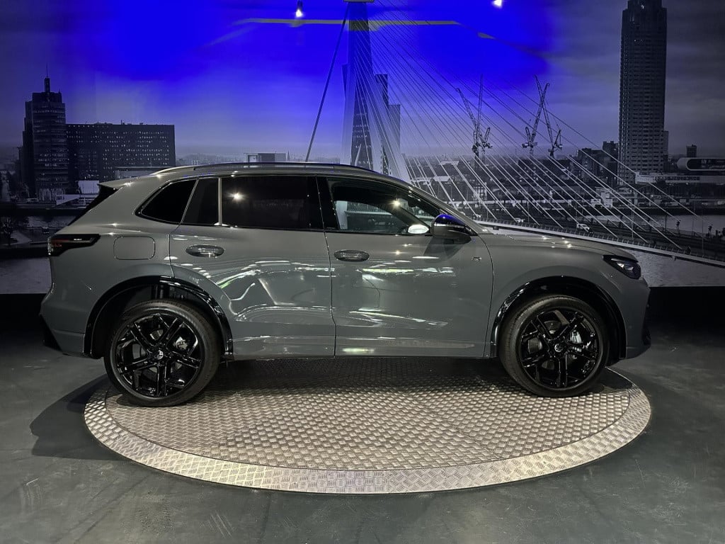 Volkswagen Tiguan 1.5 ehybrid r-line edition *leder*memory*blackstyle*trekh