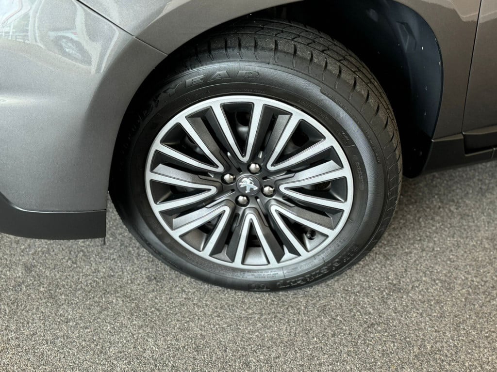 Peugeot 2008 1.2 puretech active
