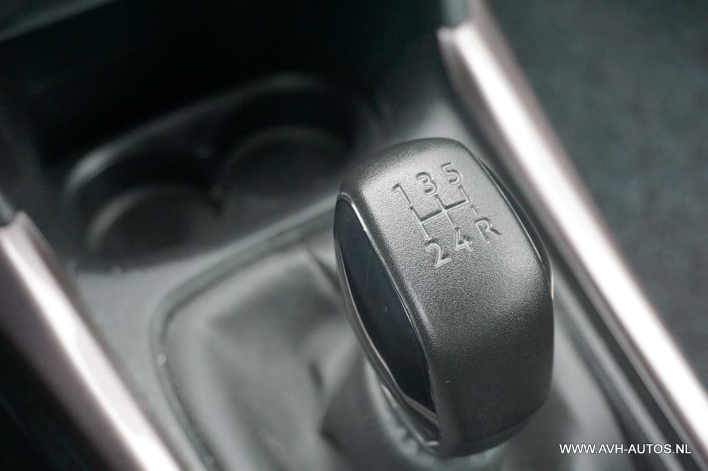 Peugeot 2008 1.2 puretech style