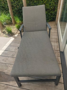 Verstelbaar ligbed met kuossen
