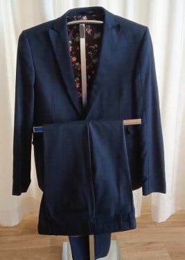 Prachtig blauw kostuum van Hans Ubbink