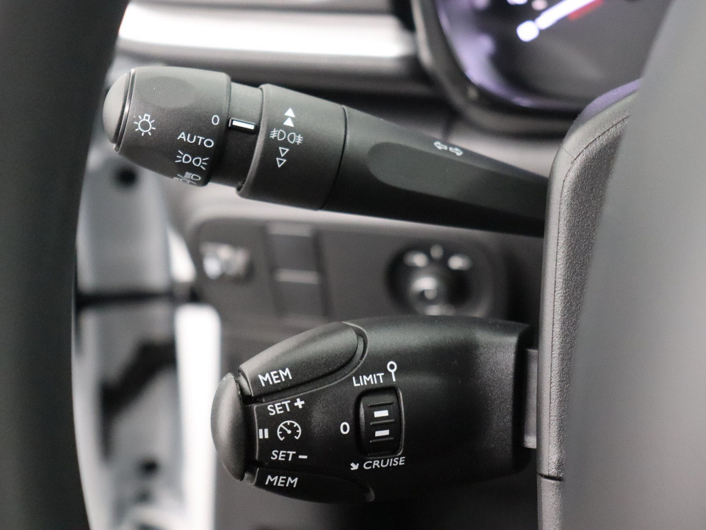 Citroen C3 puretech 83pk c-series | navigatie | climate control | apple car
