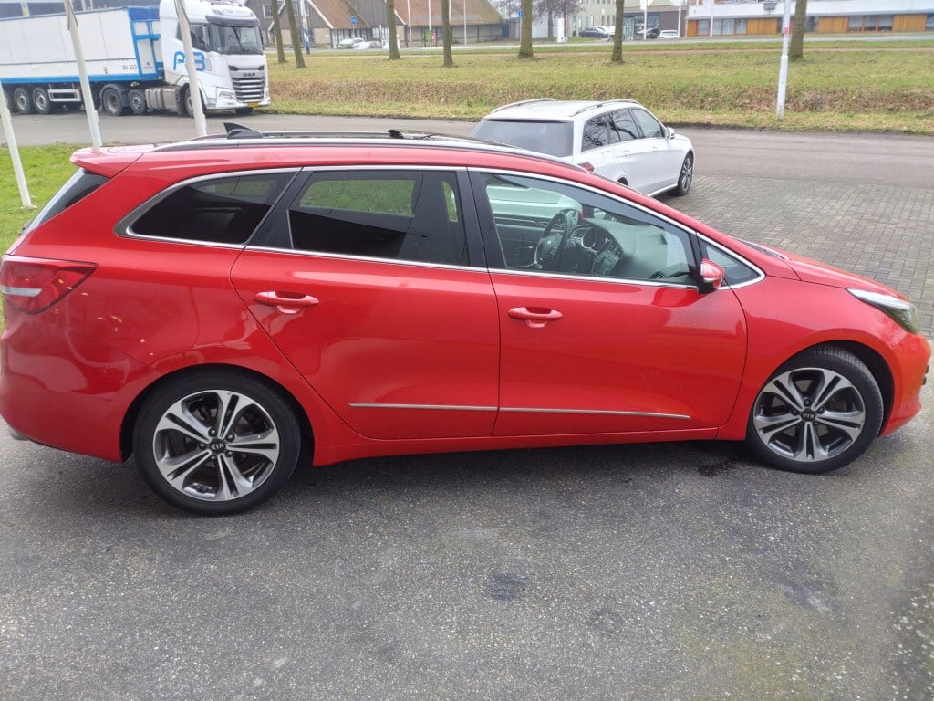 Kia Cee'd sportswagon 1.0 t-gdi gt-line summer edition