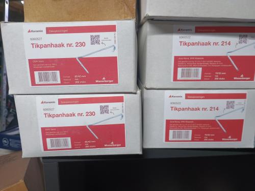 Verschillende soorten dakpan haken