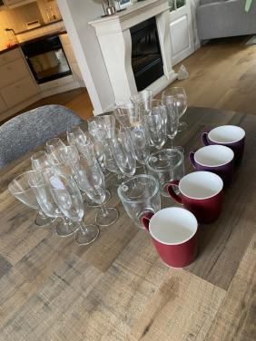 GRATIS OPHALEN glaswerk en mokken