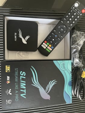 Nieuwe Android tv box met 1 jaar tv kijken inbegrepen