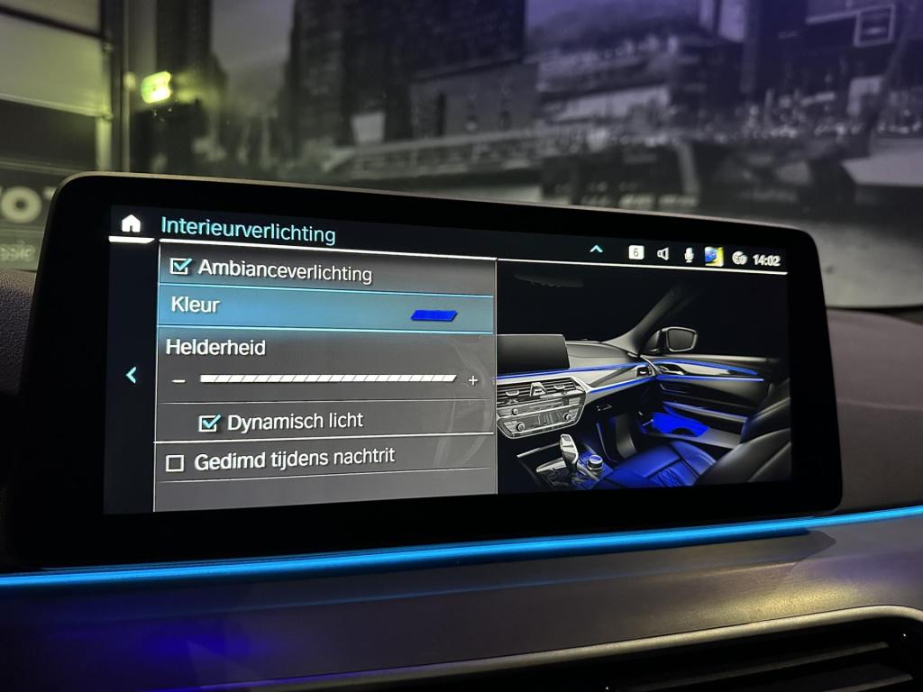 BMW 5 Serie 530e business edition plus *schuifdak*laser*hud*acc*