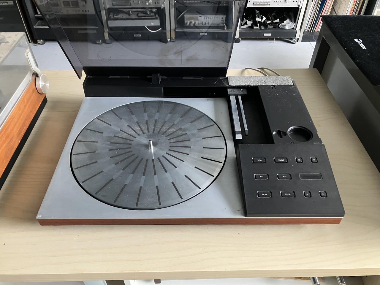 B&O Beogram 6002 tangentiale platenspeler top vintage design