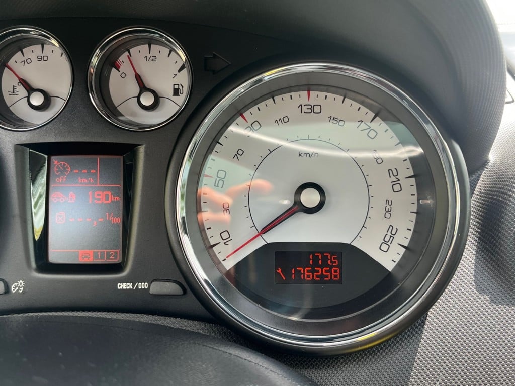 Peugeot 308 1.6 vti millesim 200 panodak, navi
