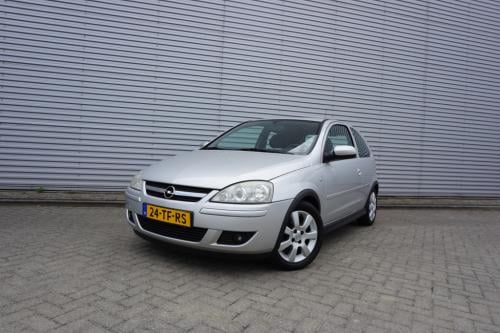 Opel Corsa 1.2-16v silverline airco / elektr. ramen / lm velgen / nap