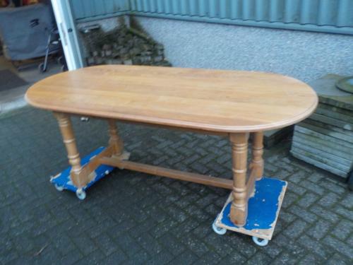 Massief blank eiken ovale eettafel 90 x 200 cm in zeer goede staat