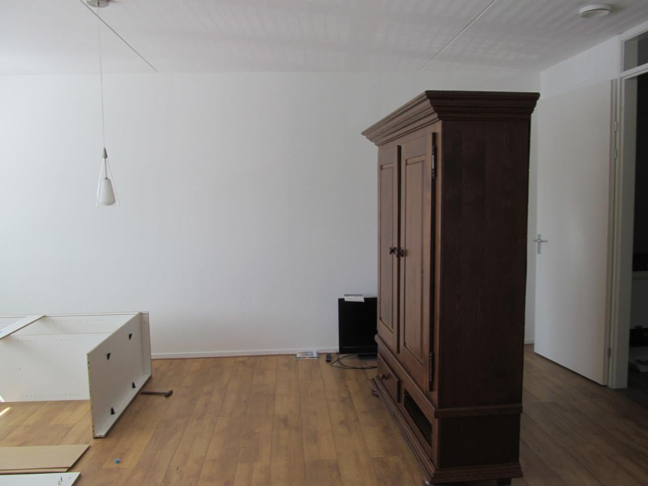 Eiken houten kast met 3 legplanken en 2 laden