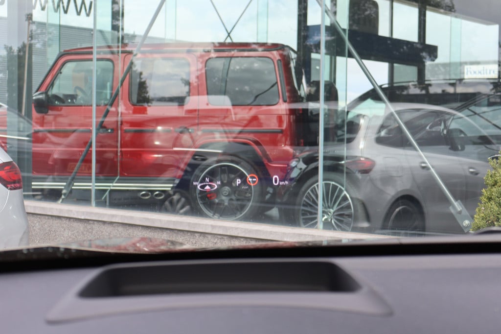 Toyota Yaris Cross 1.5 hybrid 4 x 4 l trekhaak i head-up i camera i stoelve