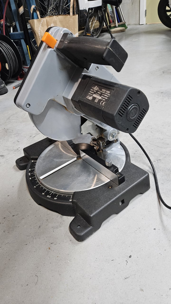 Afkort zaag CRAFT KGS-1050 met extra toebehoren