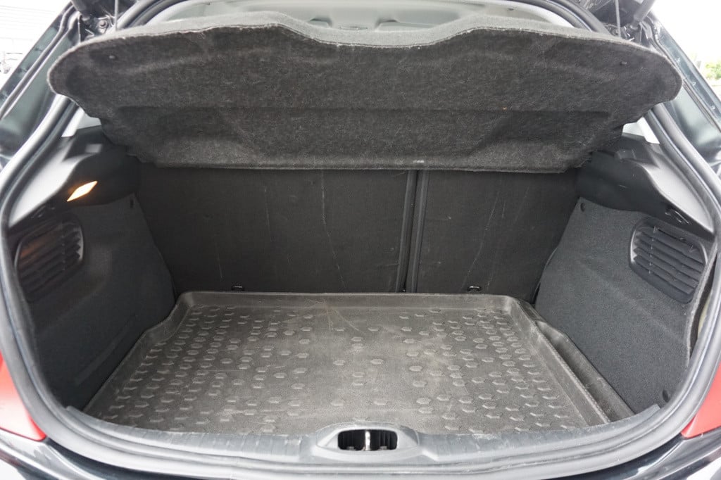 Peugeot 208 1.2 e-vti envy automaat - airco / cruise / navi / parkeers. / n