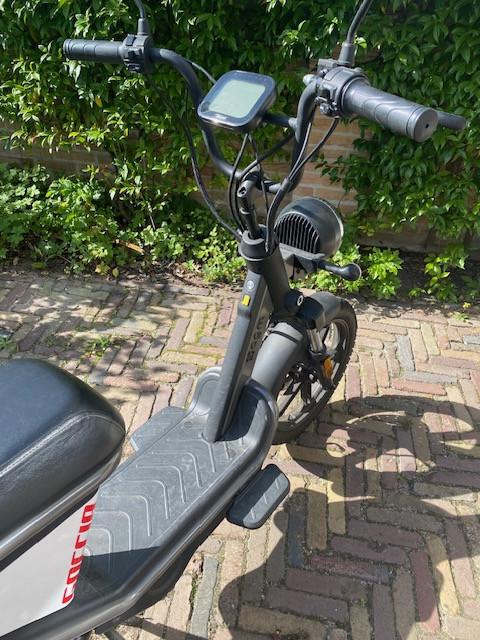 AGM GOCCIA ELEC SCOOTER thuisbezorgd!