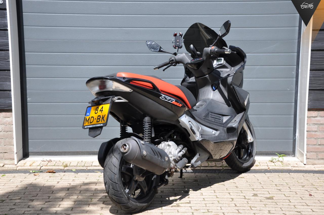 Aprilia SR Max 300 Rappe motorscooter!