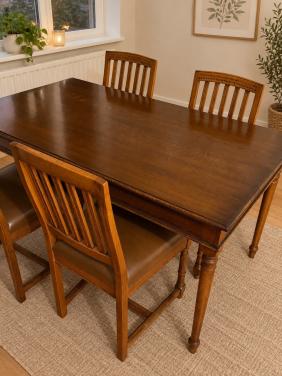 Massief houten eettafel klassiek 4 stoelen/zeer goede staat