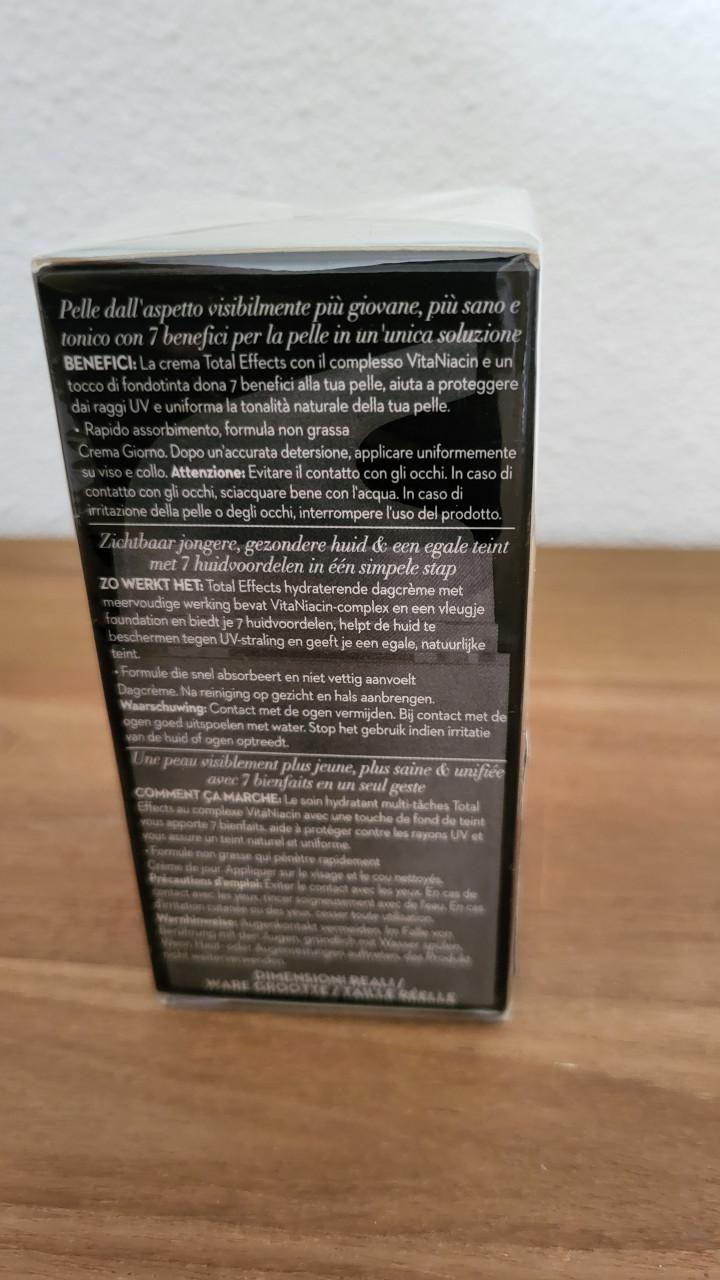 Olaz Total Effects BB Cream Light SPF 15 50 ml  - NIEUW